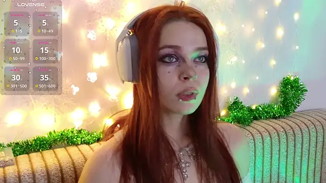 Snapshot of ValBae chatting on 12/15/25, 10:03 ValBae online show from 12/15/25, 10:03