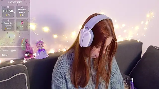 Snapshot of ValBae chatting on 01/08/26, 09:28 ValBae online show from 01/08/26, 09:28