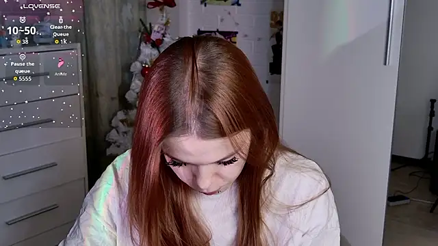 Snapshot of ValBae chatting on 02/16/26, 10:28 ValBae online show from 02/16/26, 10:28