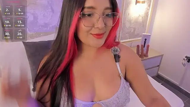 Snapshot of victoria18x chatting on 11/10/25, 07:13 victoria18x online show from 11/10/25, 07:13