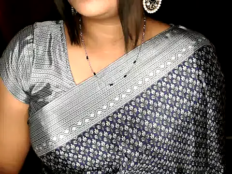 shila20 online show from 10/17/25, 05:04