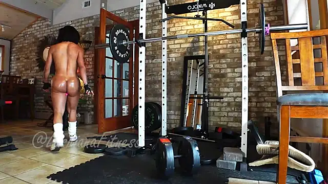 Snapshot of LushianaFitness chatting on 01/29/25, 07:00 LushianaFitness online show from 01/29/25, 07:00