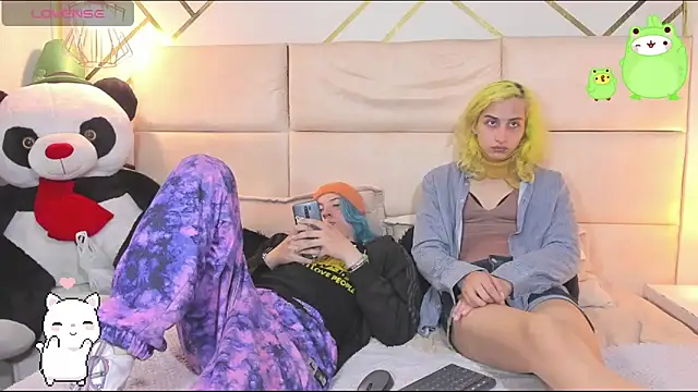 -kisa  online show from 11/23/25, 02:44