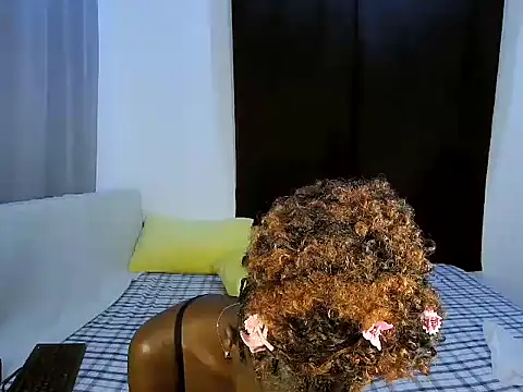 Snapshot of Sugarr__ chatting on 09/11/25, 03:12 Sugarr online show from 09/11/25, 03:12