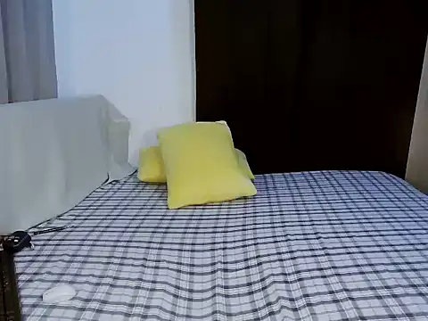 Snapshot of Sugarr__ chatting on 09/17/25, 03:57 Sugarr online show from 09/17/25, 03:57