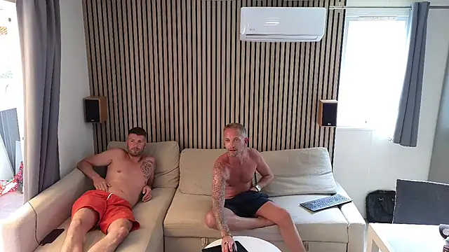 Snapshot of braqueuemar83 chatting on 05/22/26, 02:44 braqueuemar83 online show from 05/22/26, 02:44