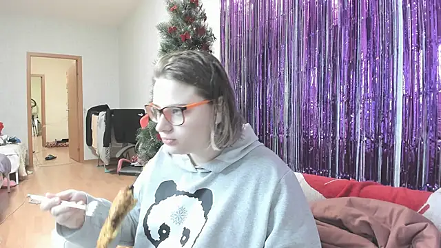 Snapshot of Seductive_She_Wolf chatting on 01/15/25, 02:06 Seductive She Wolf online show from 01/15/25, 02:06