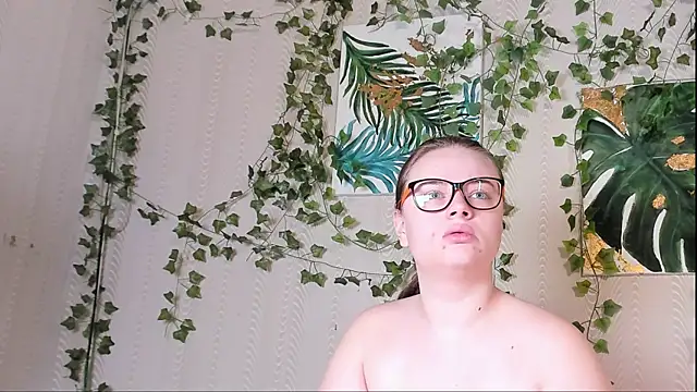 Snapshot of Seductive_She_Wolf chatting on 11/23/25, 09:09 Seductive She Wolf online show from 11/23/25, 09:09