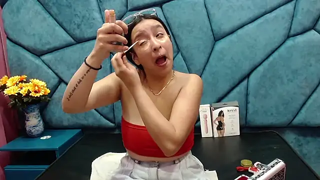 Snapshot of Sarah_Hornny chatting on 01/28/25, 02:53 Sarah Hornny online show from 01/28/25, 02:53