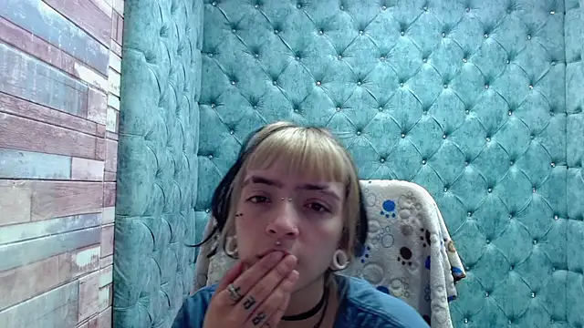 Snapshot of Samantha_Smiith chatting on 10/30/25, 03:52 Samantha Smiith online show from 10/30/25, 03:52