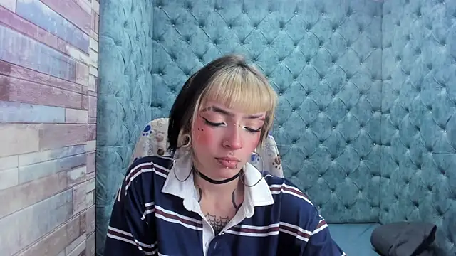 Snapshot of Samantha_Smiith chatting on 11/26/25, 04:13 Samantha Smiith online show from 11/26/25, 04:13