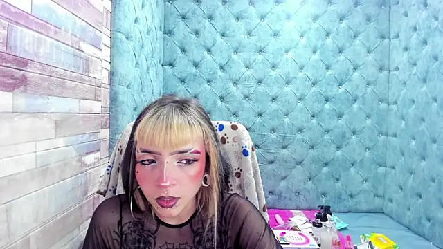 Snapshot of Samantha_Smiith chatting on 12/21/25, 04:30 Samantha Smiith online show from 12/21/25, 04:30