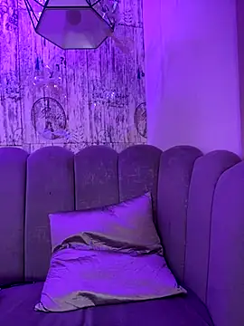 AbyThompson online show from 11/09/25, 02:15