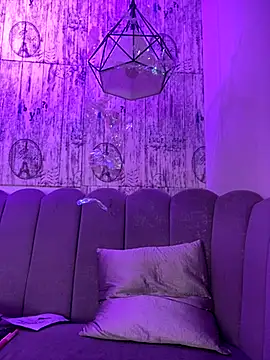 AbyThompson online show from 11/11/25, 12:16