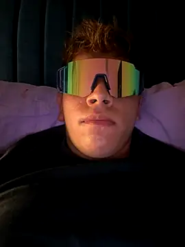 Snapshot of calleaaaa chatting on 10/22/25, 09:58 calleaaaa online show from 10/22/25, 09:58