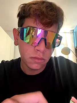 Snapshot of calleaaaa chatting on 10/24/25, 09:17 calleaaaa online show from 10/24/25, 09:17