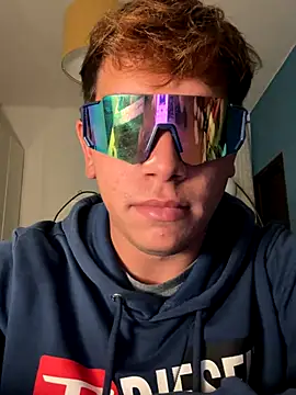 Snapshot of calleaaaa chatting on 10/25/25, 05:19 calleaaaa online show from 10/25/25, 05:19