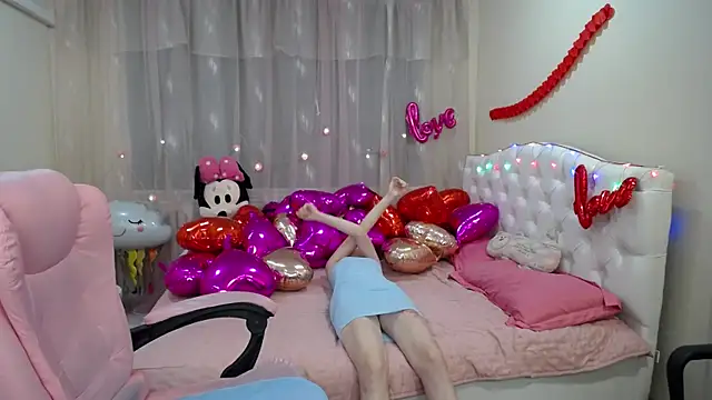 Snapshot of NikaStark_ chatting on 01/31/25, 01:43 NikaStark online show from 01/31/25, 01:43