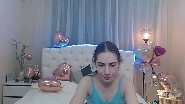 Snapshot of NikaStark_ chatting on 02/13/25, 02:01 NikaStark online show from 02/13/25, 02:01