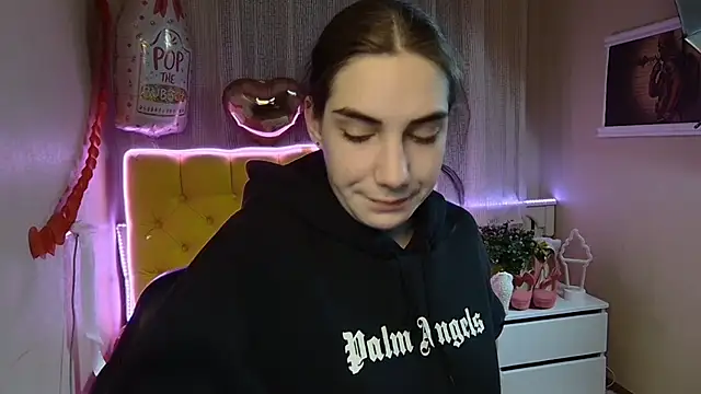 Snapshot of NikaStark_ chatting on 03/01/25, 07:15 NikaStark online show from 03/01/25, 07:15
