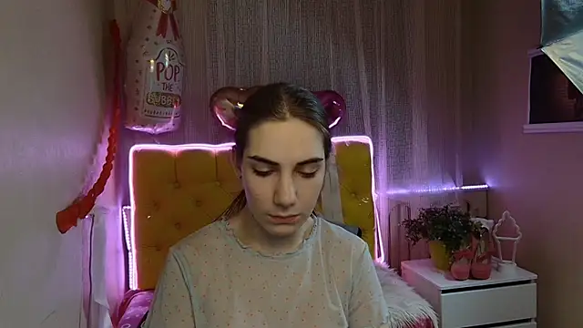 Snapshot of NikaStark_ chatting on 03/05/25, 02:14 NikaStark online show from 03/05/25, 02:14