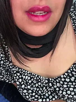 Snapshot of yassminsexy22 chatting on 01/07/25, 06:45 yassminsexy22 online show from 01/07/25, 06:45