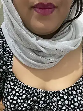 Snapshot of yassminsexy22 chatting on 01/09/25, 11:58 yassminsexy22 online show from 01/09/25, 11:58