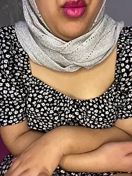 Snapshot of yassminsexy22 chatting on 01/10/25, 01:52 yassminsexy22 online show from 01/10/25, 01:52