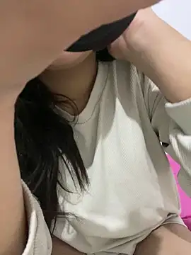 Snapshot of yassminsexy22 chatting on 01/12/25, 12:12 yassminsexy22 online show from 01/12/25, 12:12