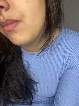 Snapshot of yassminsexy22 chatting on 02/08/25, 01:33 yassminsexy22 online show from 02/08/25, 01:33