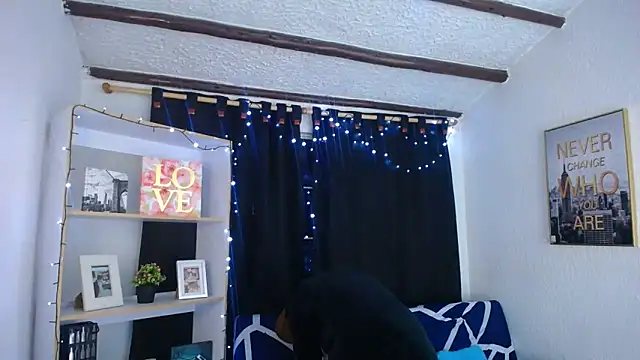 Snapshot of Sian__1 chatting on 02/12/25, 04:33 Sian 1 online show from 02/12/25, 04:33
