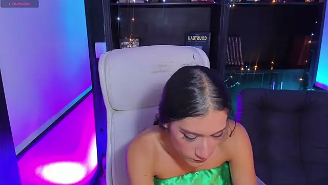 Snapshot of CamilaHarperr_ chatting on 01/10/25, 04:01 CamilaHarperr online show from 01/10/25, 04:01