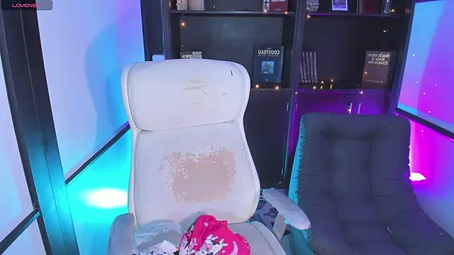 Snapshot of CamilaHarperr_ chatting on 01/17/25, 04:17 CamilaHarperr online show from 01/17/25, 04:17