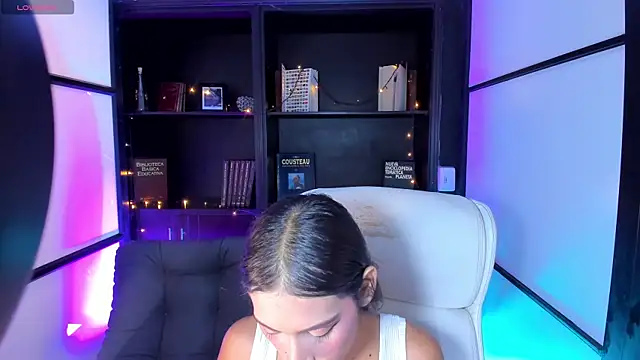 Snapshot of CamilaHarperr_ chatting on 01/22/25, 04:23 CamilaHarperr online show from 01/22/25, 04:23