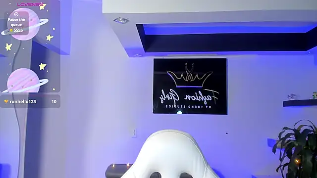 Snapshot of CamilaHarperr_ chatting on 02/15/25, 04:25 CamilaHarperr online show from 02/15/25, 04:25