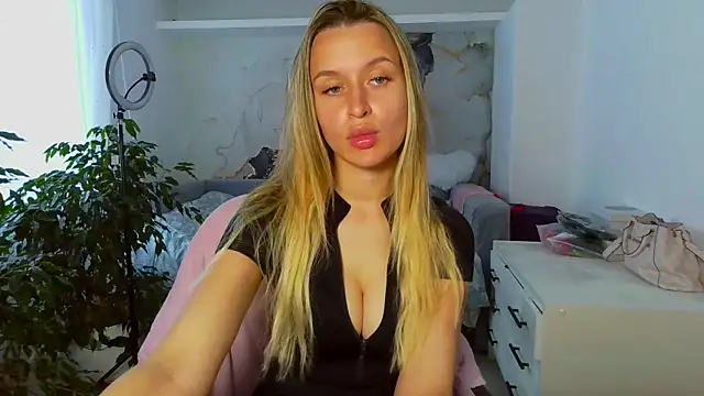 Submissive love online show from 06/13/26, 01:53