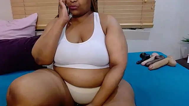 Snapshot of HotCurvyAssx38 chatting on 09/22/25, 07:54 HotCurvyAssx38 online show from 09/22/25, 07:54