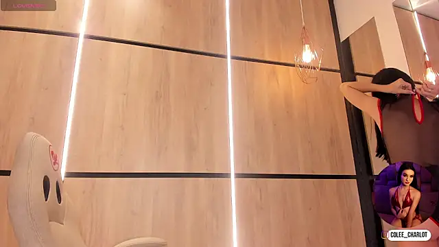 Snapshot of charlotte_colee chatting on 10/30/25, 11:33 charlotte colee online show from 10/30/25, 11:33