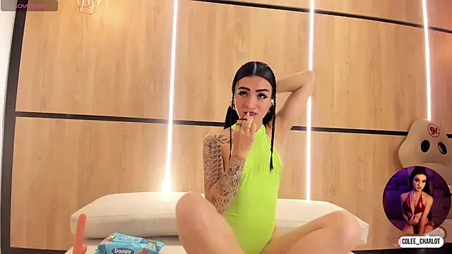 Snapshot of charlotte_colee chatting on 11/07/25, 11:54 charlotte colee online show from 11/07/25, 11:54