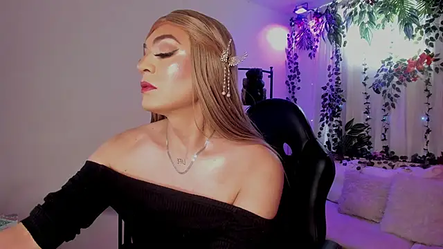 Snapshot of karol_elegance_ chatting on 05/09/26, 01:16 karol elegance online show from 05/09/26, 01:16