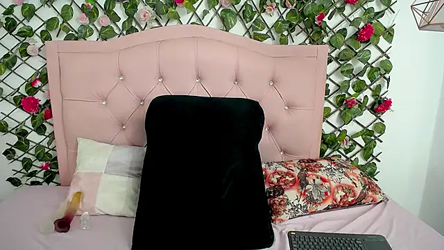 LucyCute 1 online show from 07/15/26, 03:39