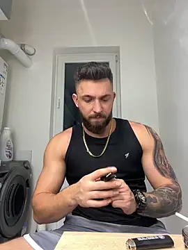 LoveIsBlind  online show from 12/16/24, 09:31