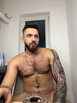 LoveIsBlind  online show from 12/27/24, 01:11