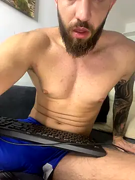 LoveIsBlind  online show from 09/28/25, 03:23