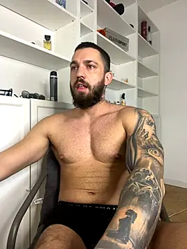 LoveIsBlind  online show from 10/04/25, 07:39