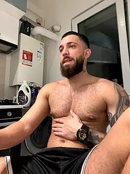 LoveIsBlind  online show from 10/18/25, 03:31