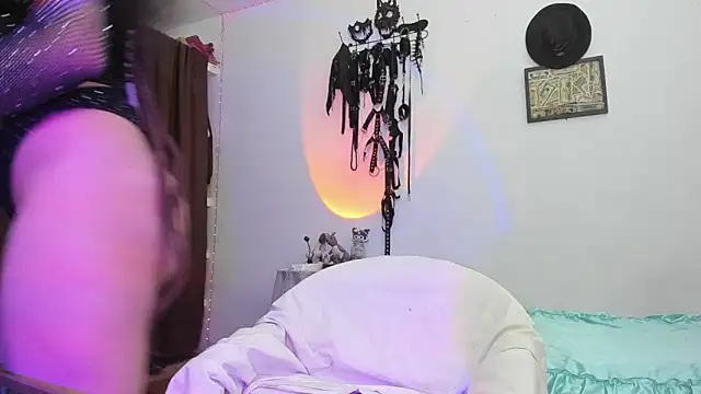 MIAUTENA online show from 04/11/26, 10:25