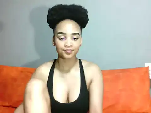 Snapshot of SmallSlut5 chatting on 11/19/25, 02:55 SmallSlut5 online show from 11/19/25, 02:55