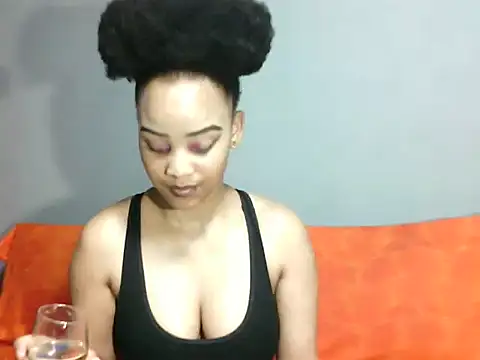 Snapshot of SmallSlut5 chatting on 11/25/25, 01:27 SmallSlut5 online show from 11/25/25, 01:27