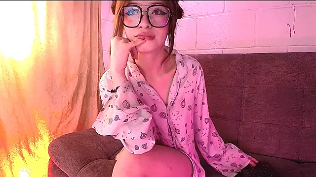 Snapshot of danita_veelz chatting on 12/09/24, 02:28 danita veelz online show from 12/09/24, 02:28